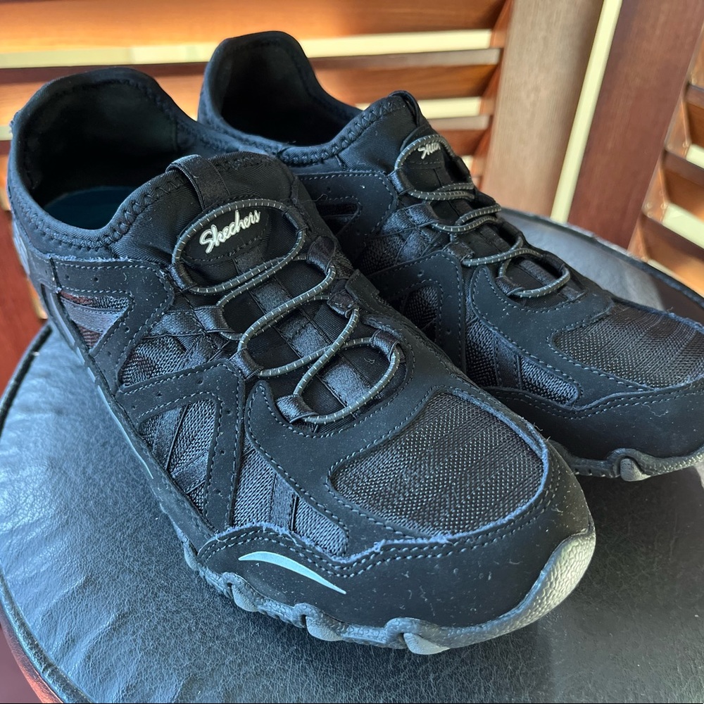Black Skechers Walking Shoes